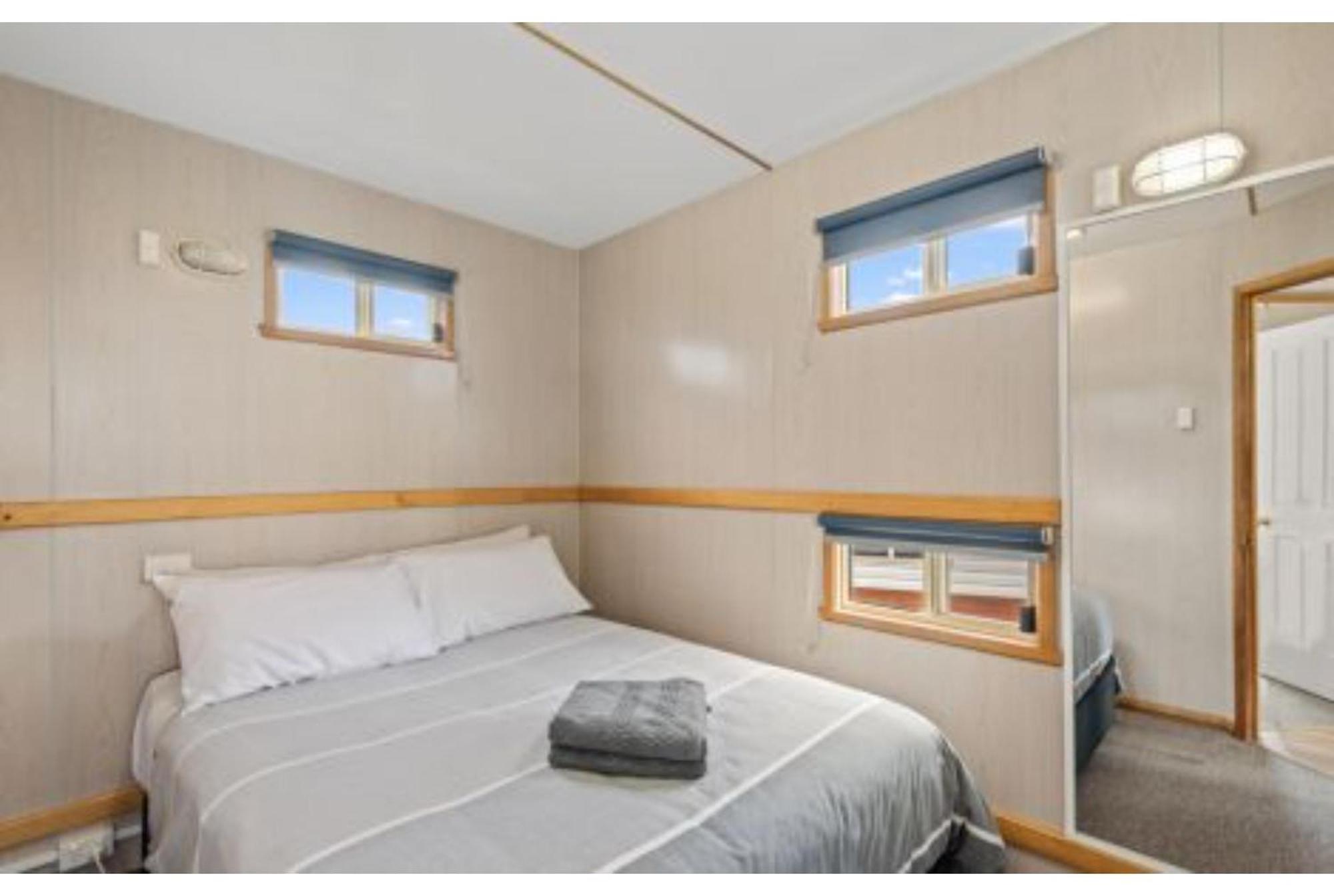 Discovery Parks - Devonport Room photo