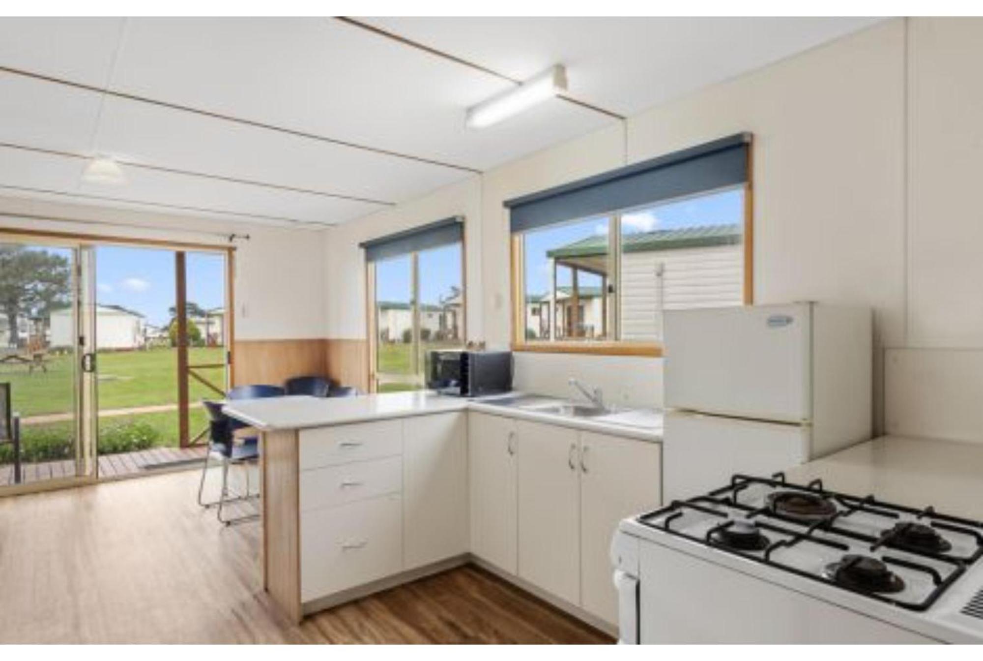 Discovery Parks - Devonport Room photo