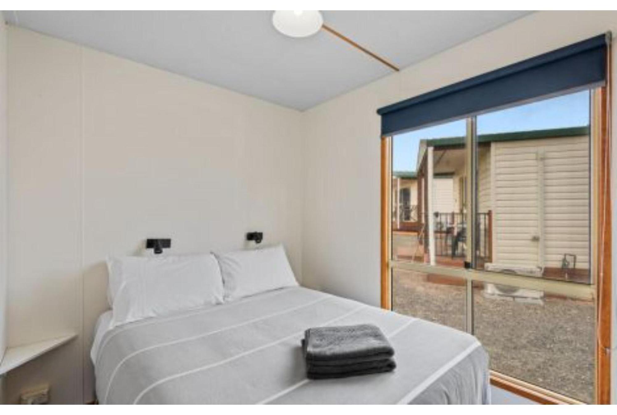 Discovery Parks - Devonport Room photo