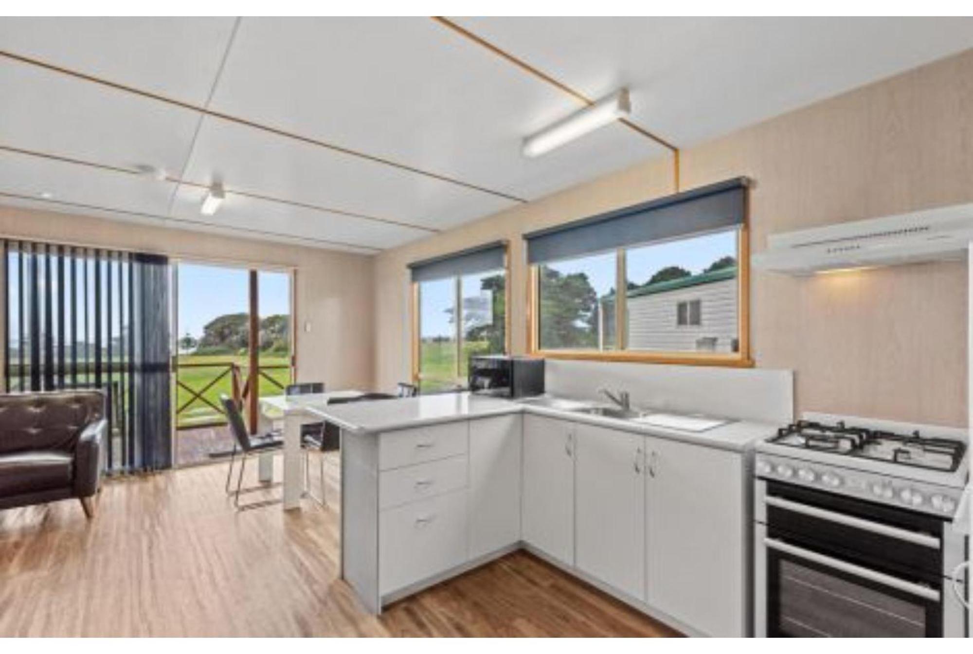 Discovery Parks - Devonport Room photo