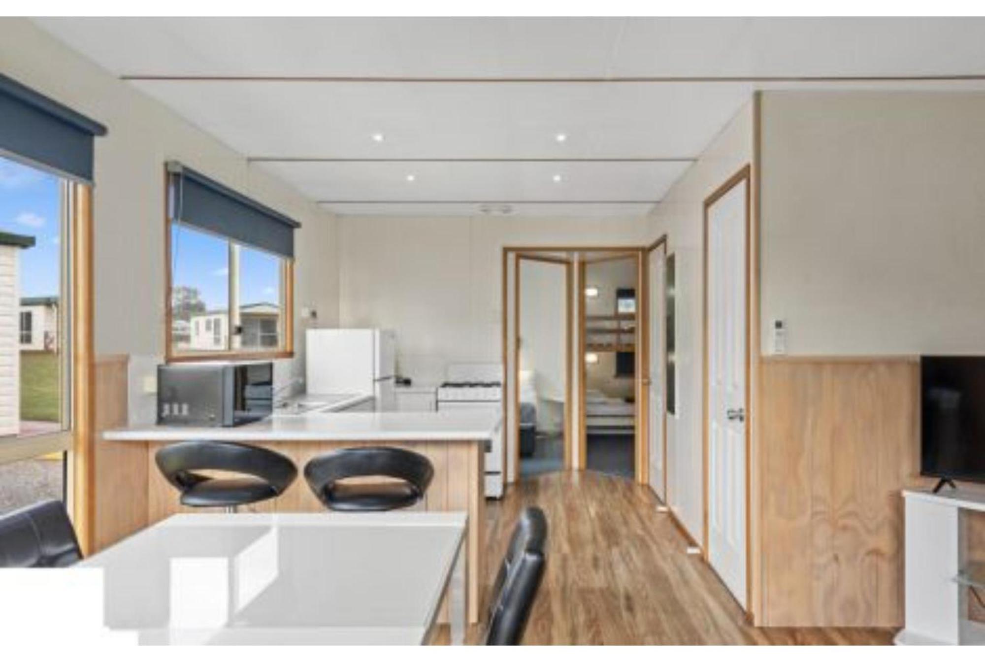 Discovery Parks - Devonport Room photo